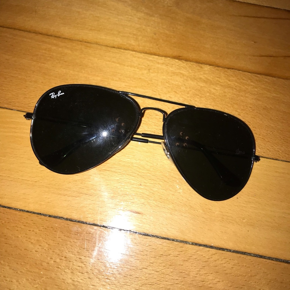Black Ray Ban aviator sunglasses